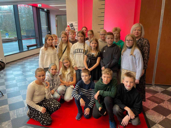 Izrādē “Sprīdītis”